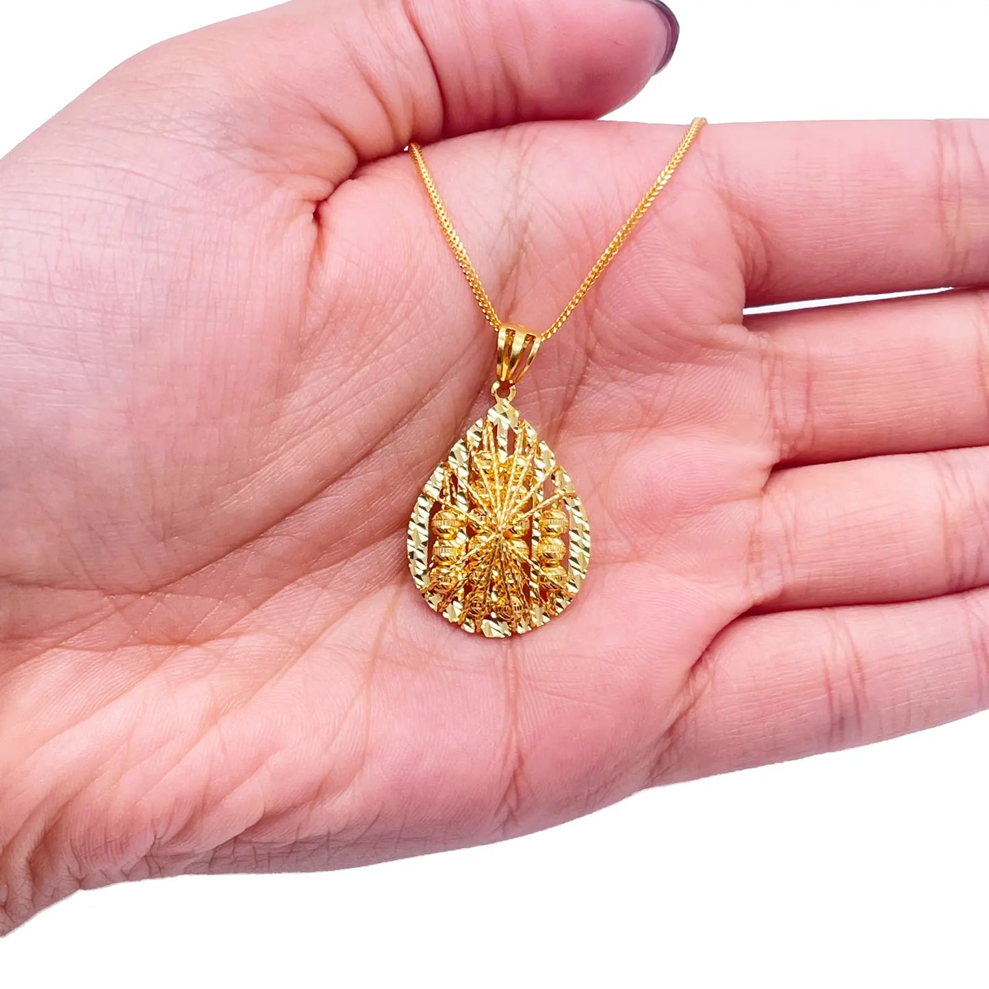 22ct Yellow Gold Sparkly Diamond Cut Mesh Beaded Pear Pendant 