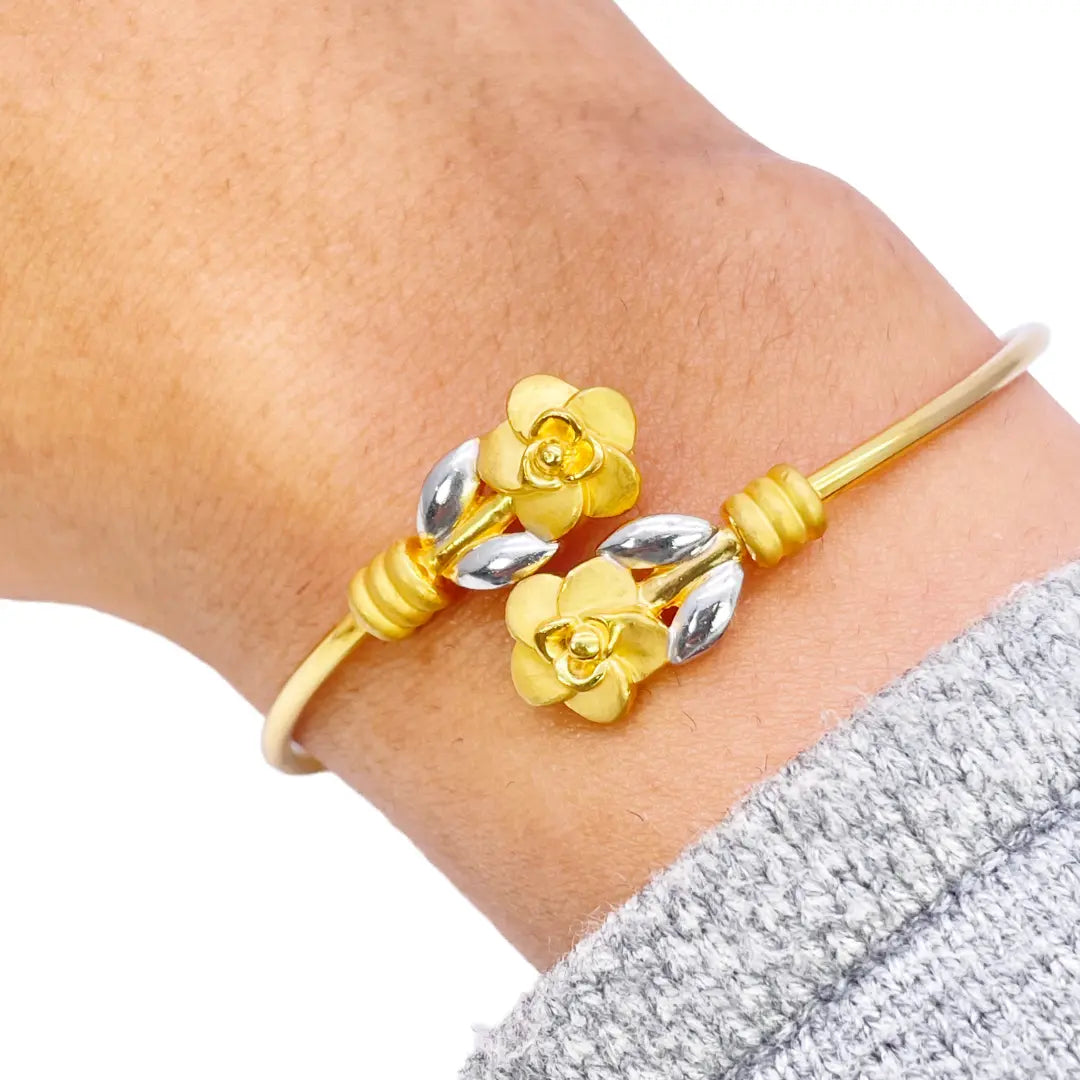 Yellow Gold Flower Flexible Bangle in 22ct – Elegant CZ Detail