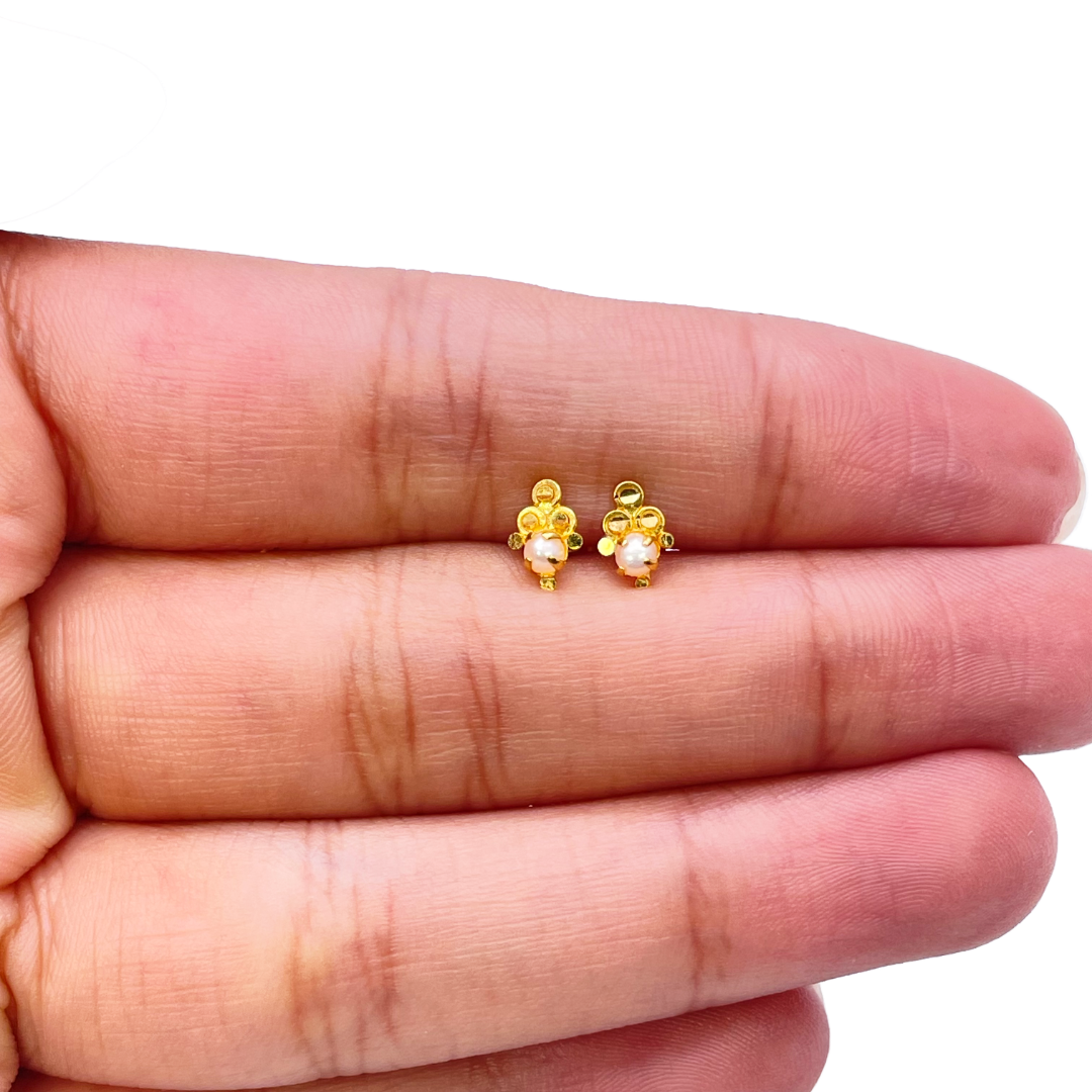 22ct Yellow Gold Pearl Children's Stud earrings Child Friendly