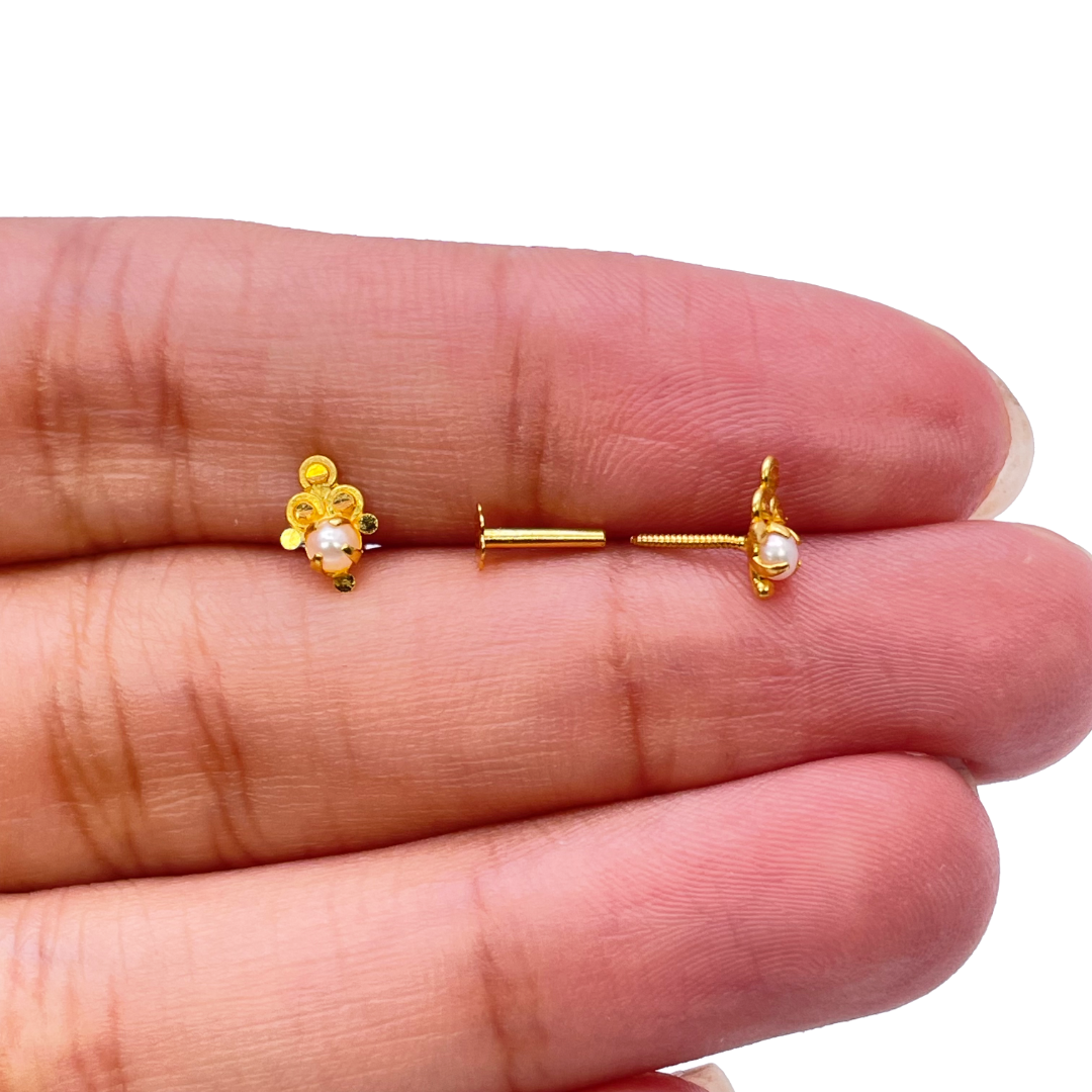 22ct Yellow Gold Pearl Children's Stud earrings Child Friendly