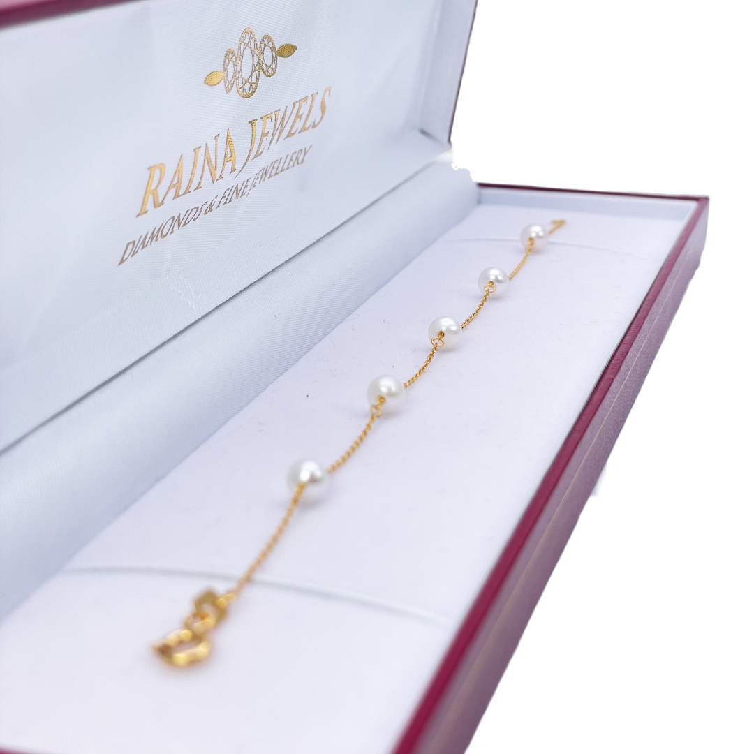 22ct Gold Bracelet Five Freshwater Pearls 7 Inches 