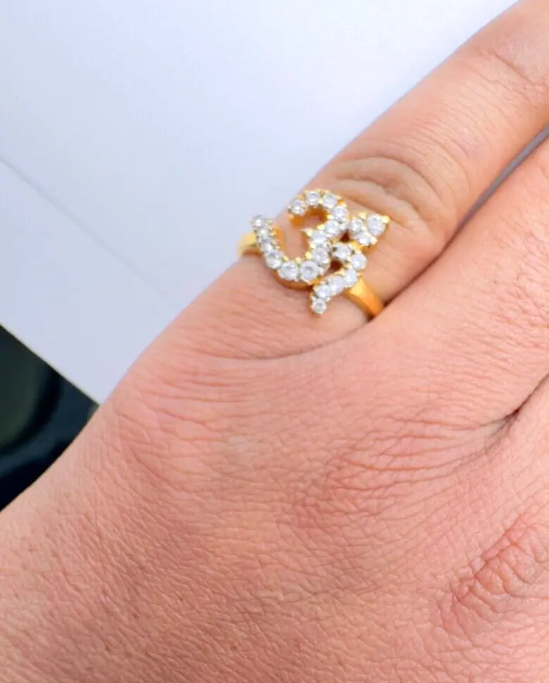 22ct Yellow Gold & Cubic Zirconia OM Ring, 3.0gm 