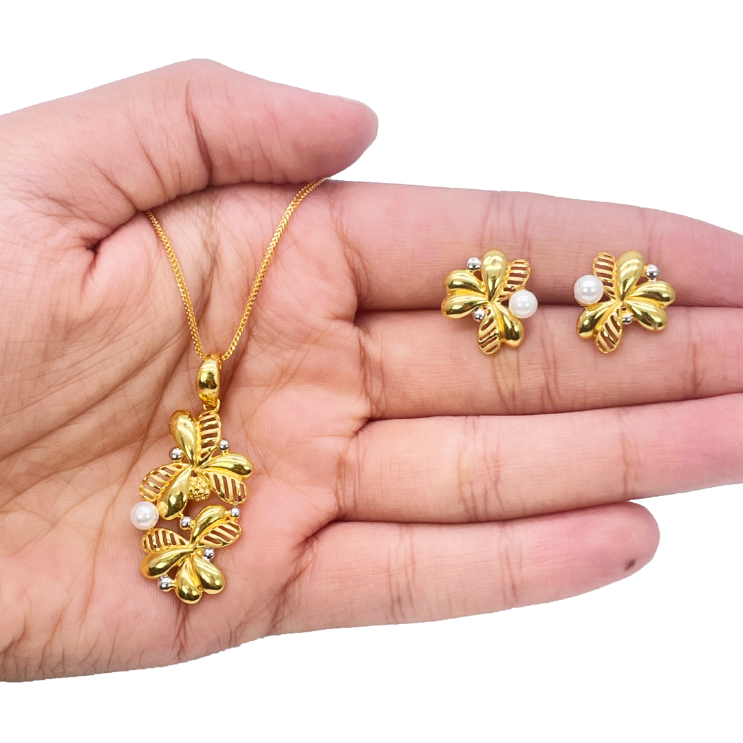 22ct Yellow Gold Fancy Leaf Design Pendant, Earrings & Chain Necklace Set, 9.6gm