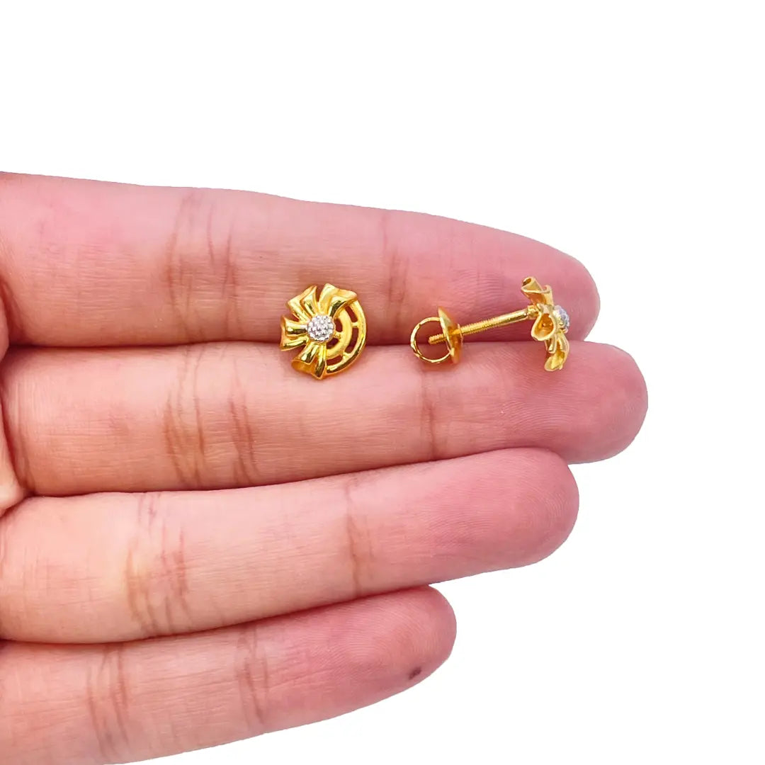 22ct Yellow Gold Diamond Cut Design Two Tone Earrings, Pendant & Chain Necklace 