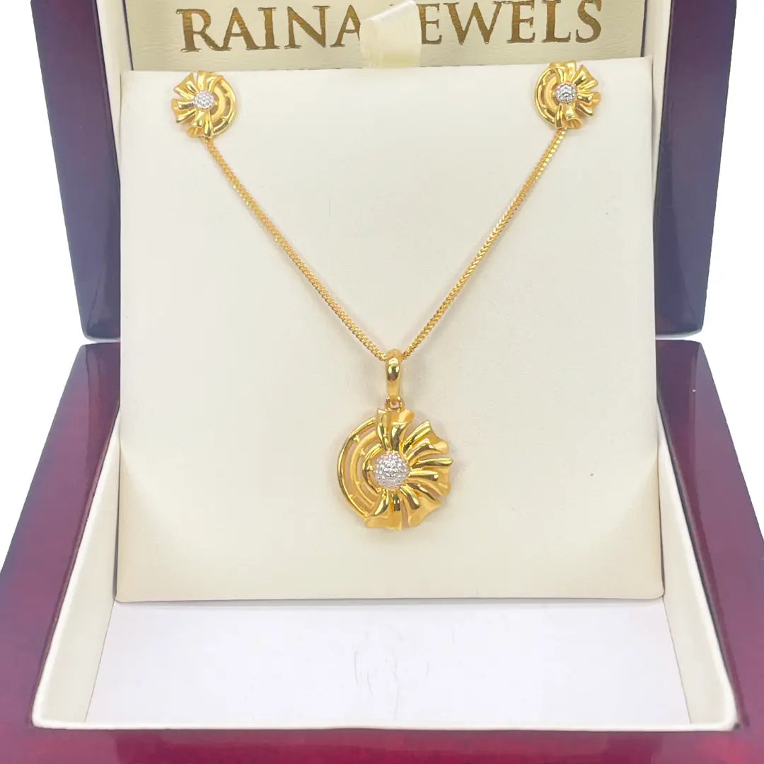 22ct Yellow Gold Diamond Cut Design Two Tone Earrings, Pendant & Chain Necklace 