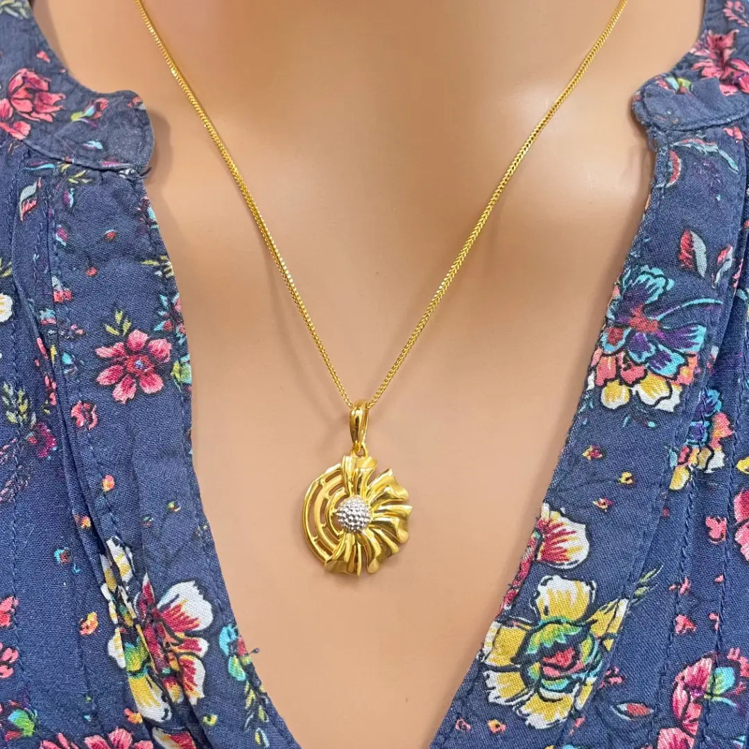 22ct Yellow Gold Diamond Cut Design Two Tone Earrings, Pendant & Chain Necklace 