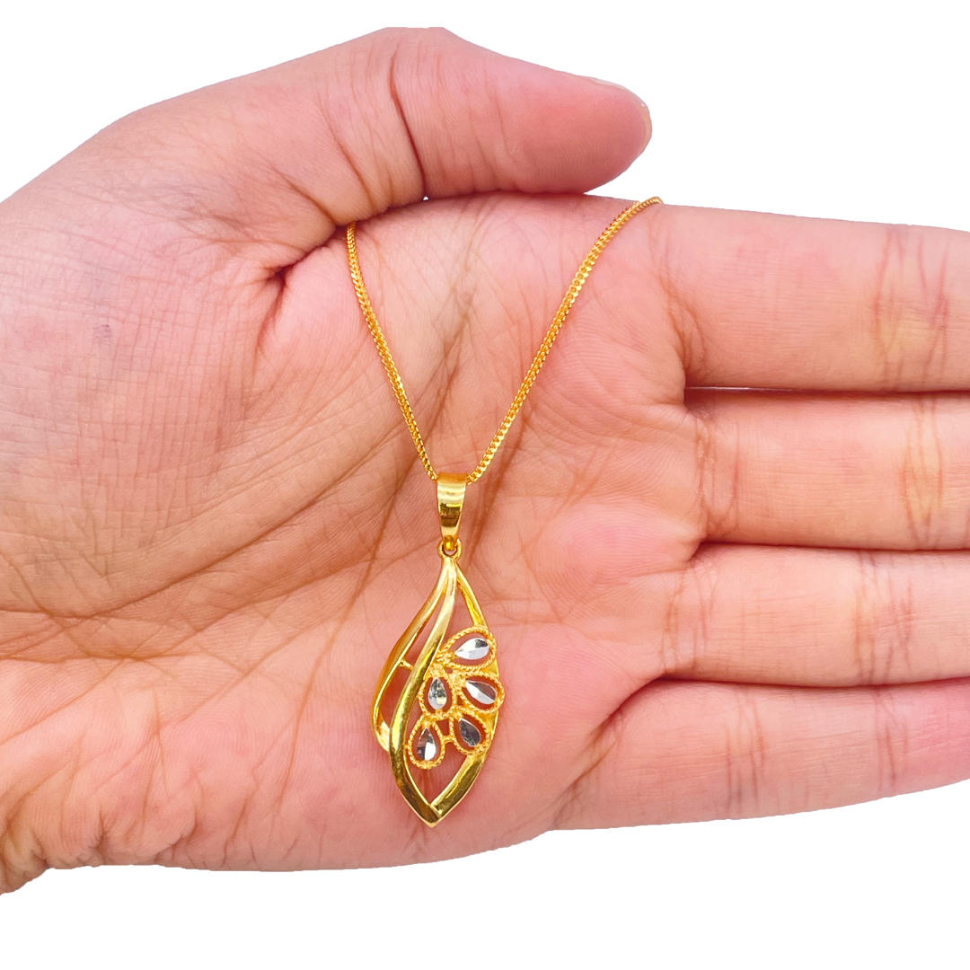 22ct Yellow Gold Diamond Cut Leaf Design 2 Tone Pendant, Earrings & Chain Necklace