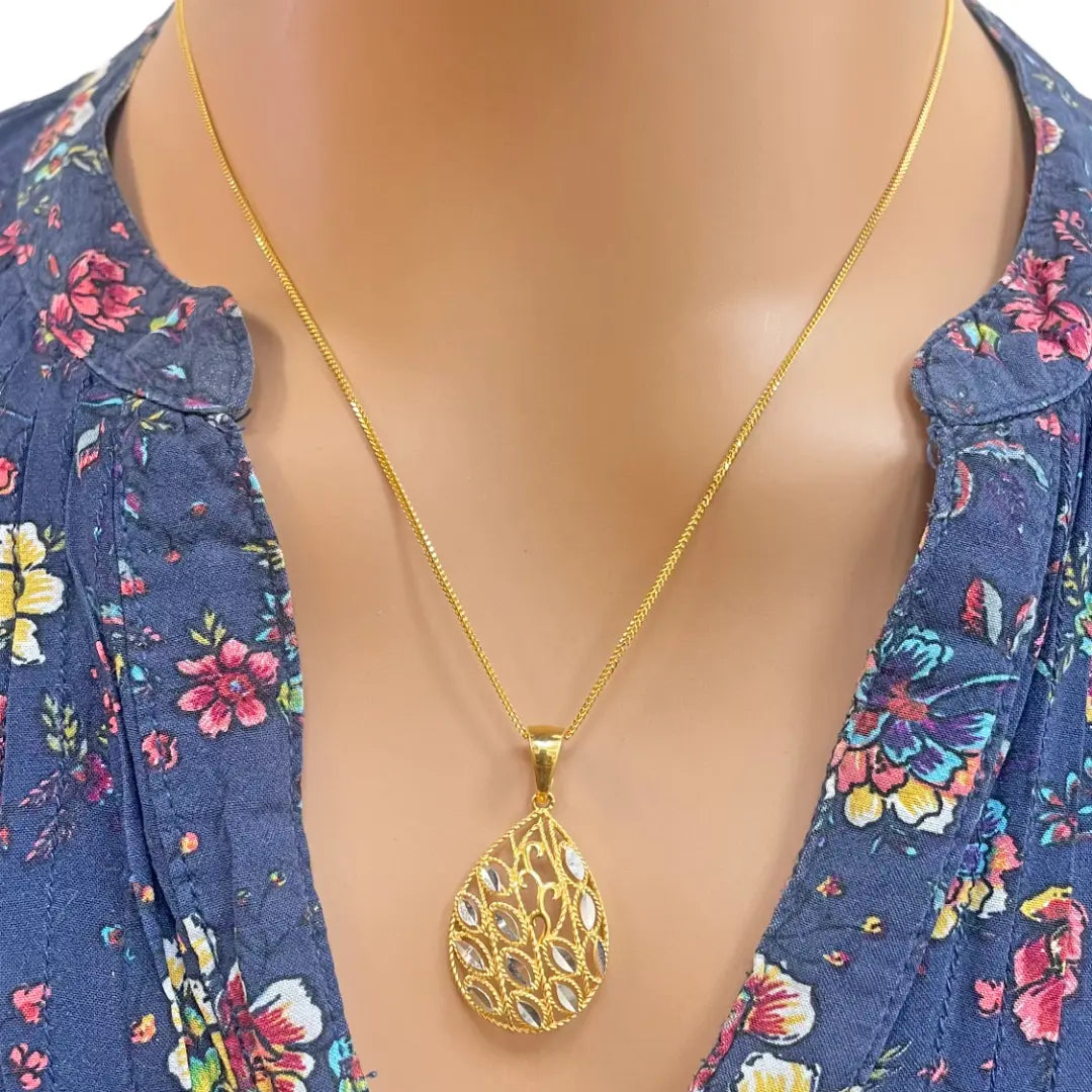 22ct Yellow Gold Diamond Cut Design 2 Tone Earrings, Pendant & Chain Necklace 