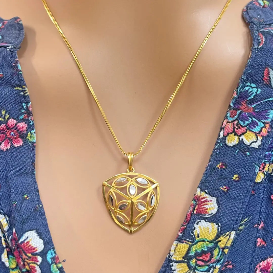 22ct Yellow Gold Diamond Cut Design Two Tone Earrings, Pendant & Chain Necklace 