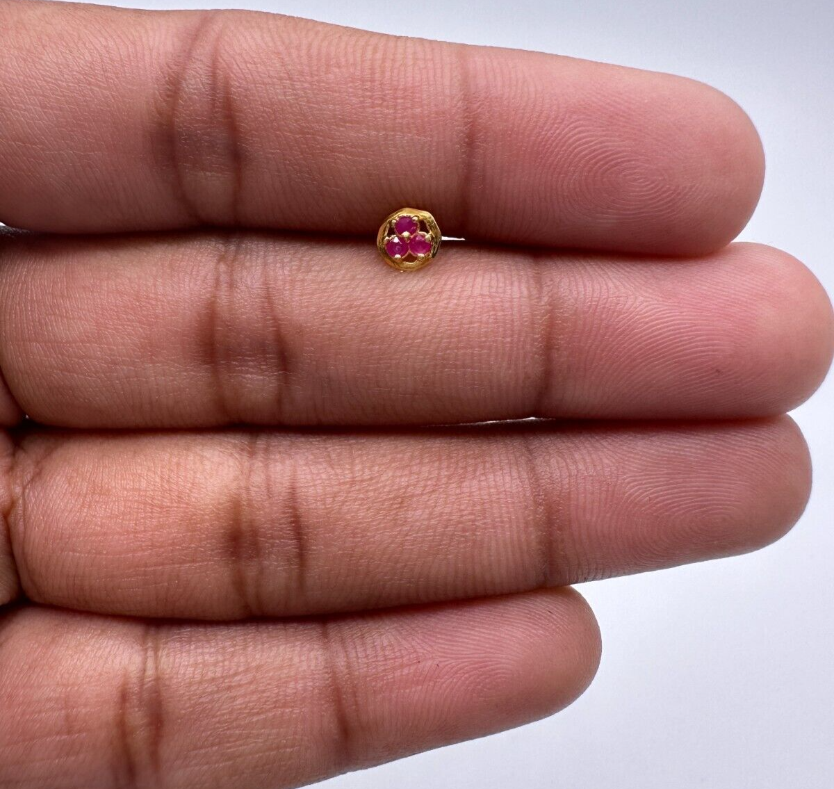 22ct Yellow Gold 3 Stone Ruby Round Nose Pin Stud 5mm