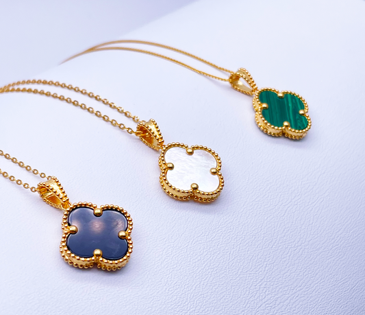 22ct Yellow Gold Leaf Pendant & Chain Necklace 16 Inches 
