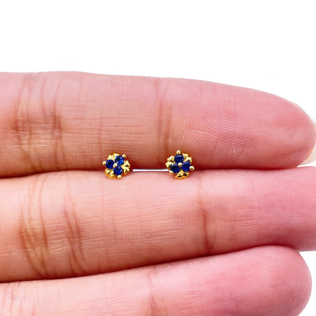 22ct Yellow Gold Blue Cubic Zircon Children's earrings claw set