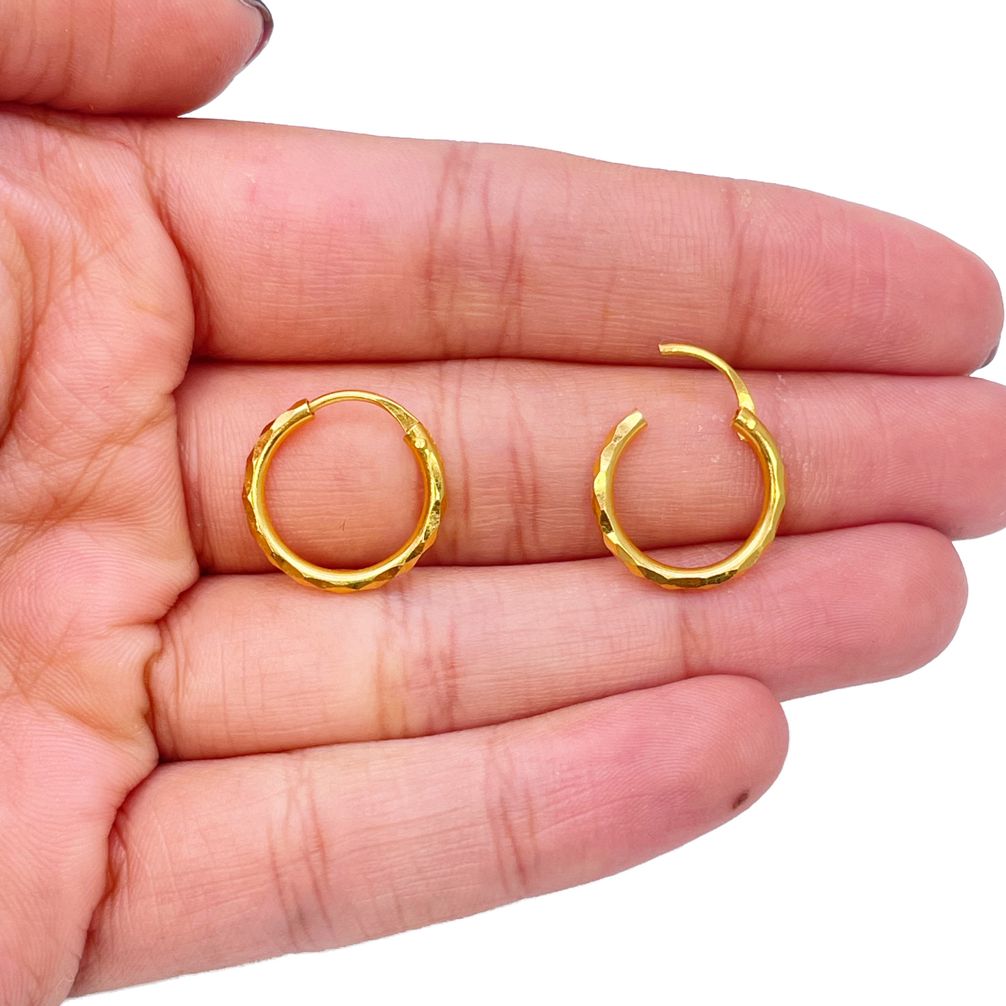 22ct Yellow Gold Pair Of Diamond Cut Hoop Earrings 13mm