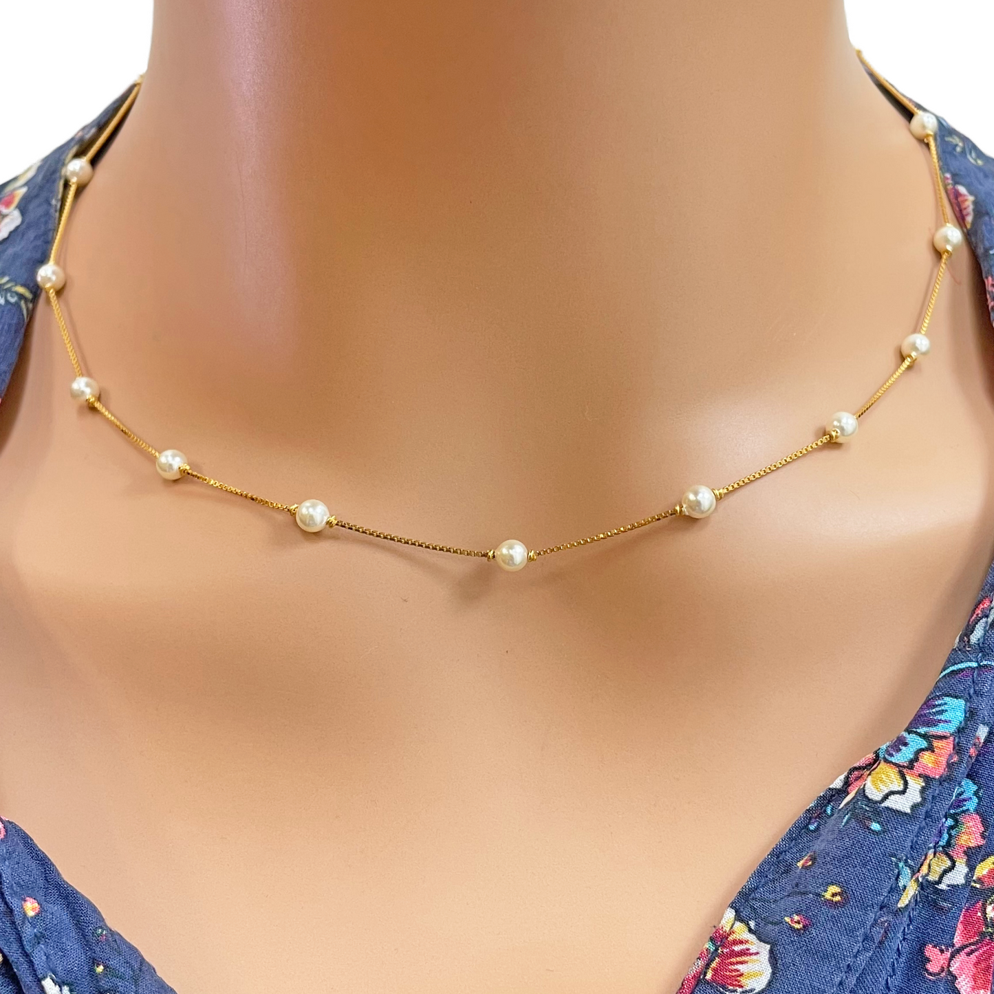 22ct Yellow Gold Elegant Ladies Synthetic Pearl Necklace 18'' inches