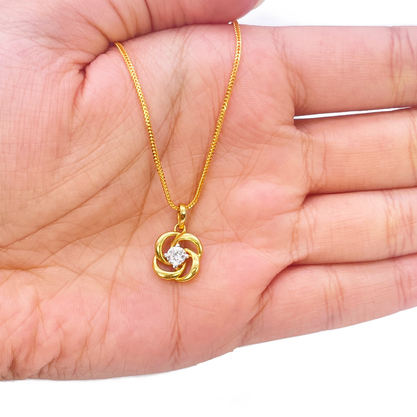 22ct Yellow Gold High Polished CZ Swirl Pendant