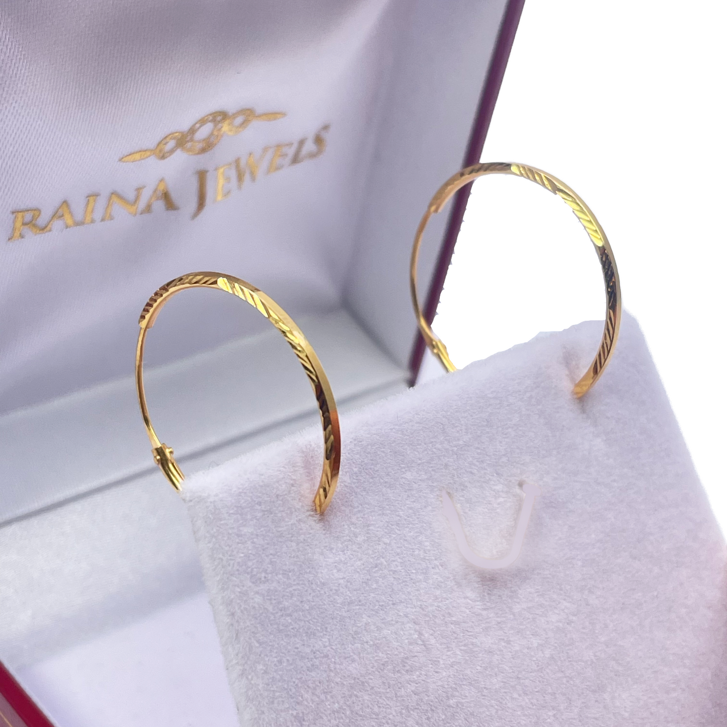 22ct Yellow Gold Pair Of Diamond Cut Hoop Earrings 17.5mm