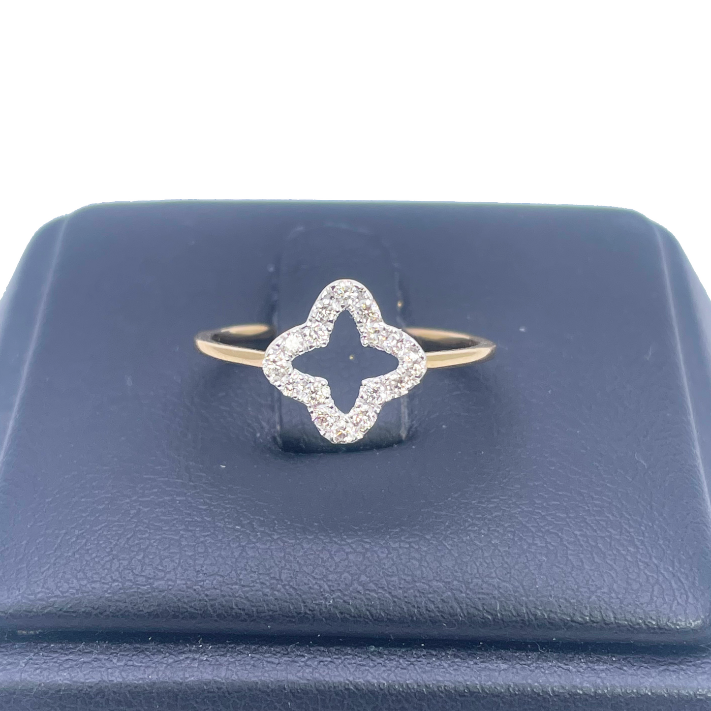 18ct Yellow Gold Diamond Clover/Flower Shaped Ring 0.18ct