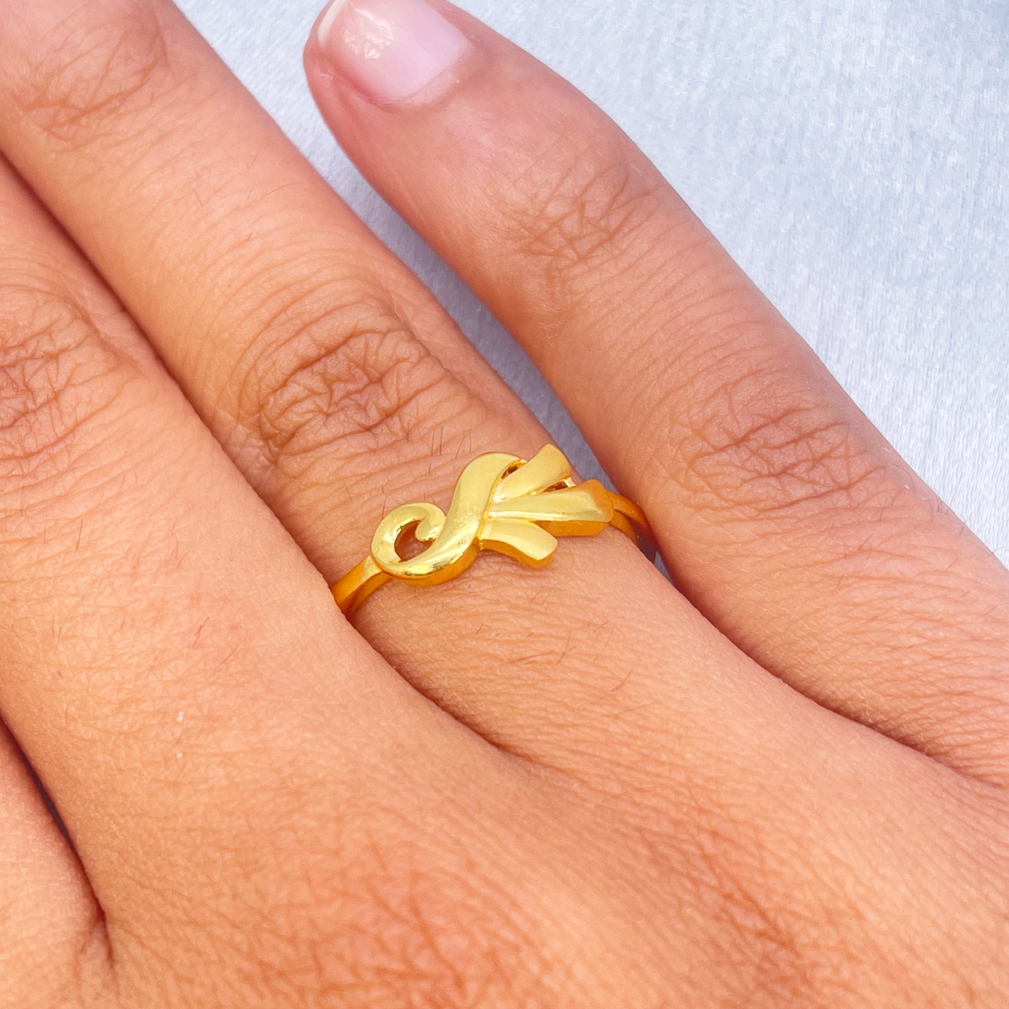 22ct Yellow Gold Polished & Matt Floral Minimalist Ring