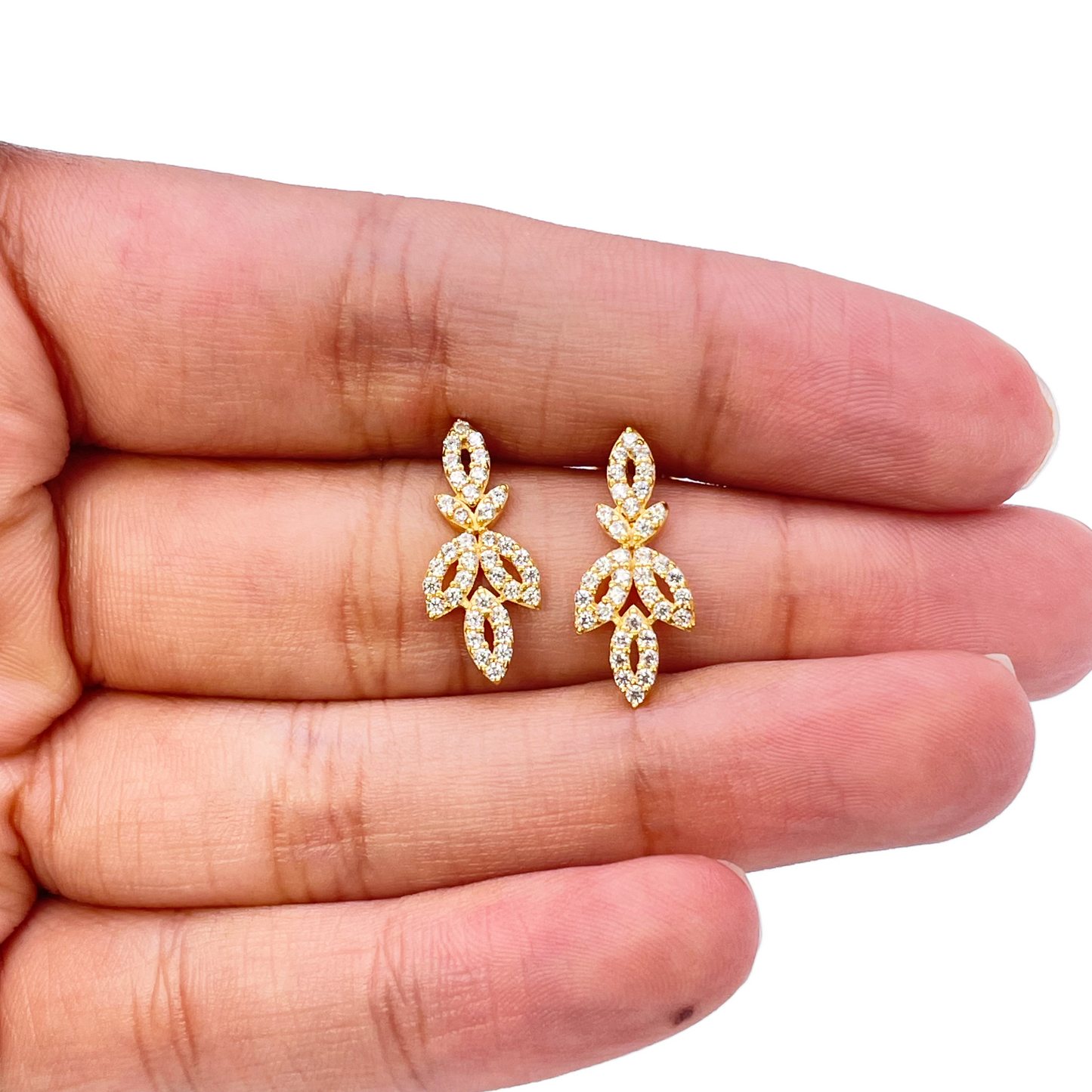 22ct Yellow Gold Sparkly Floral Leaf Necklace And Matching Stud Earrings Set