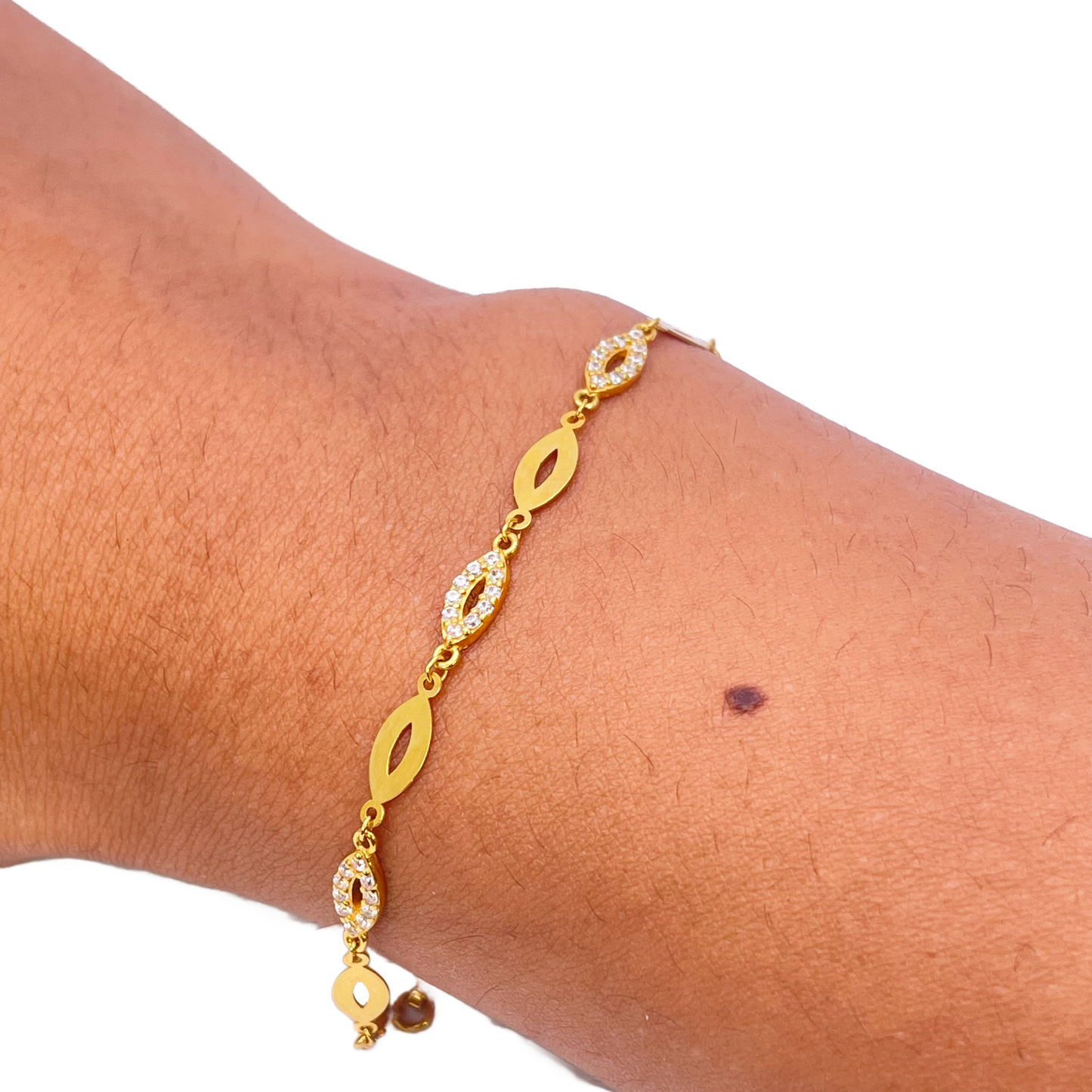 22ct Yellow Gold Lightweight High Polished Bracelet 7'' inches