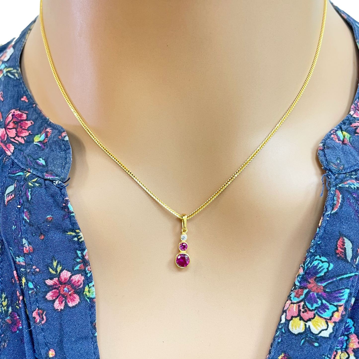 22ct Yellow Gold Drop Red Bubble Pendant & Chain With Matching Drop Earrings