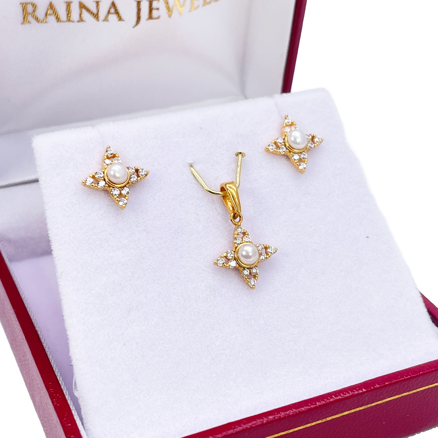 22ct Yellow Gold Round Freshwater Pearl Star Pendant and Star Earrings Set