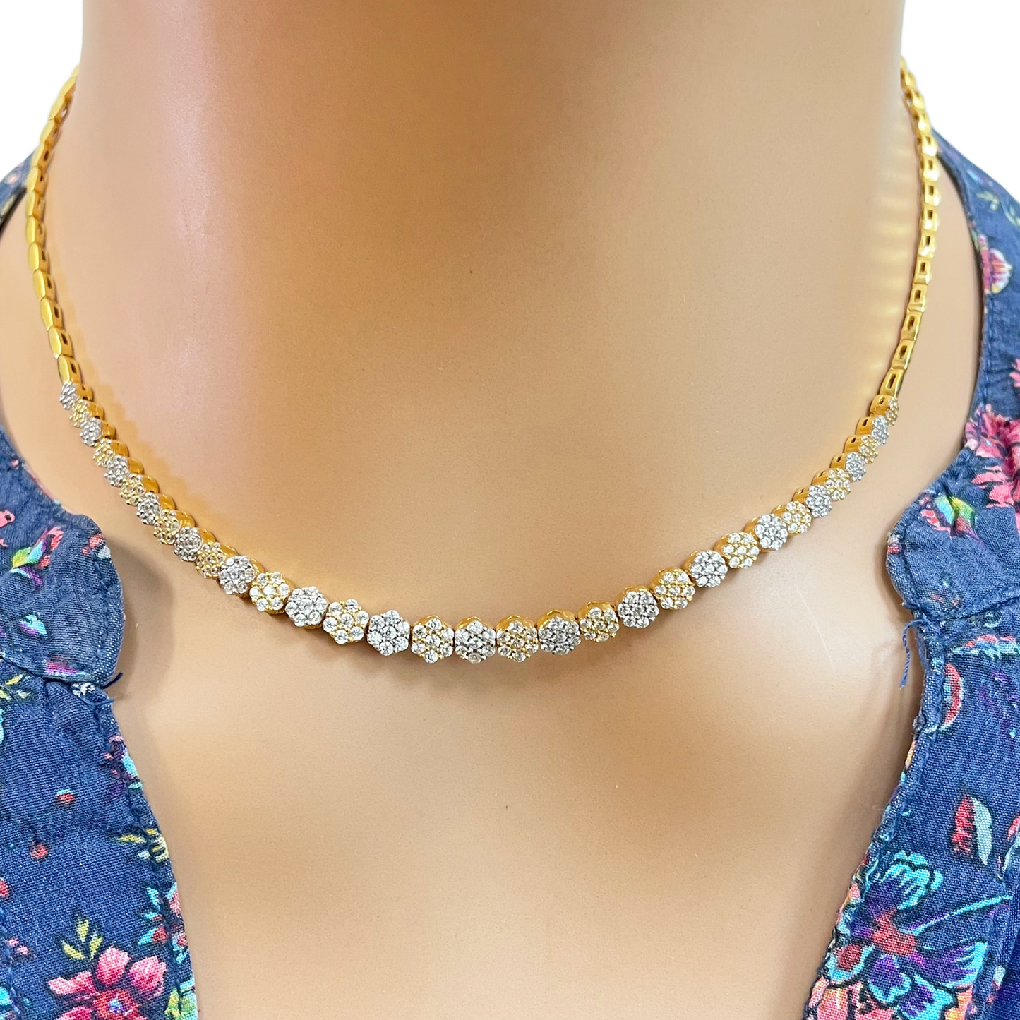 22ct Yellow Gold Beautiful Round Graduate Necklace & Drop Earrings Set