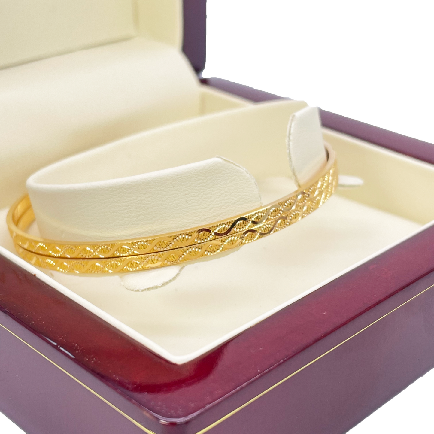 22ct Yellow Gold Set Of Two Solid Round Diamond Cut Swirl Design Bangle Inside DIameter: 19.1mm