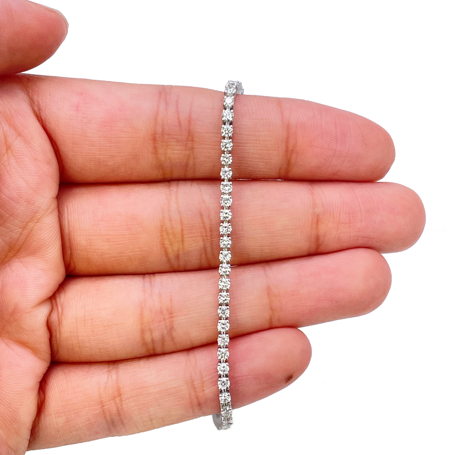 18ct White Gold Natural Diamond 4-Claw Tennis Bracelet 2.45ct 7 inch GIA Cert