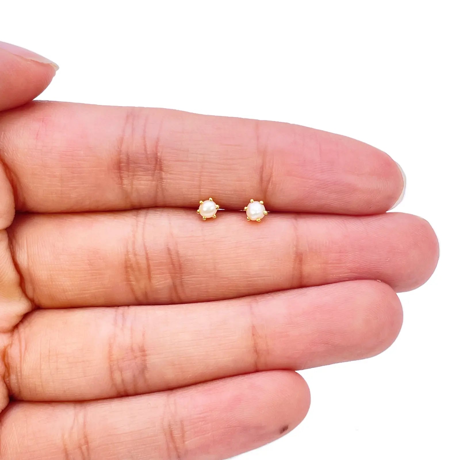 22ct Yellow Gold Children's Freshwater Pearl Claw Stud Earrings 3.5mm 