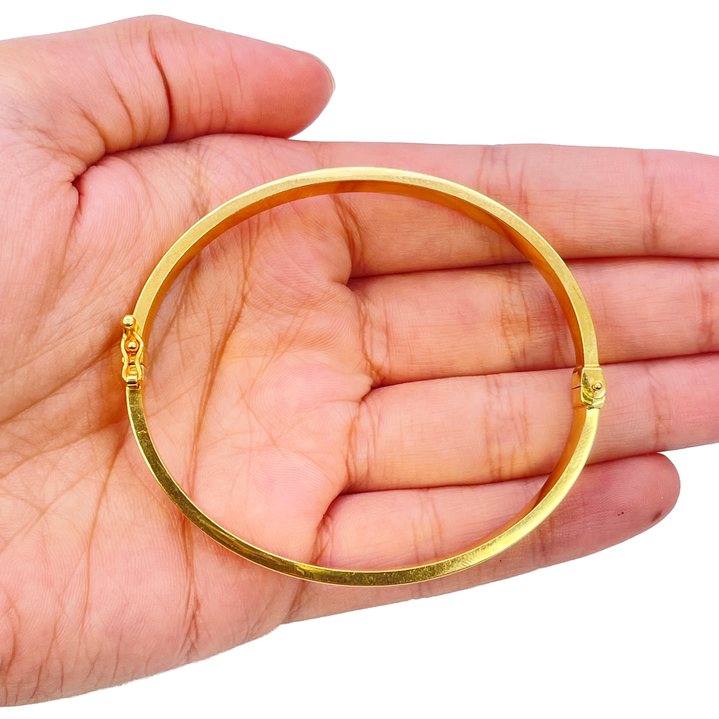 22ct Yellow Gold Greek Key High Polished Textured Bangle Bracelet Inside Diameter: 2.2 Inches