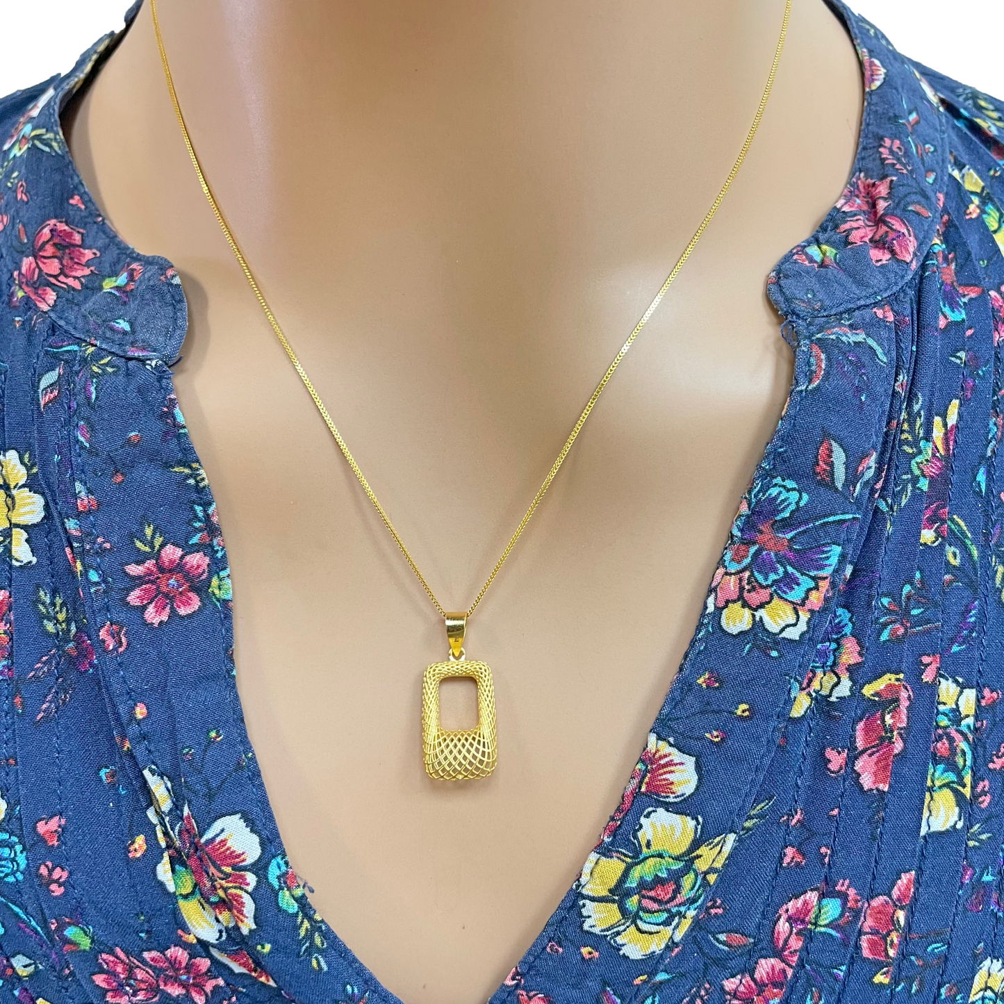 22ct Yellow Gold Mesh Matt Big Rectangle Pendant 23mm Length