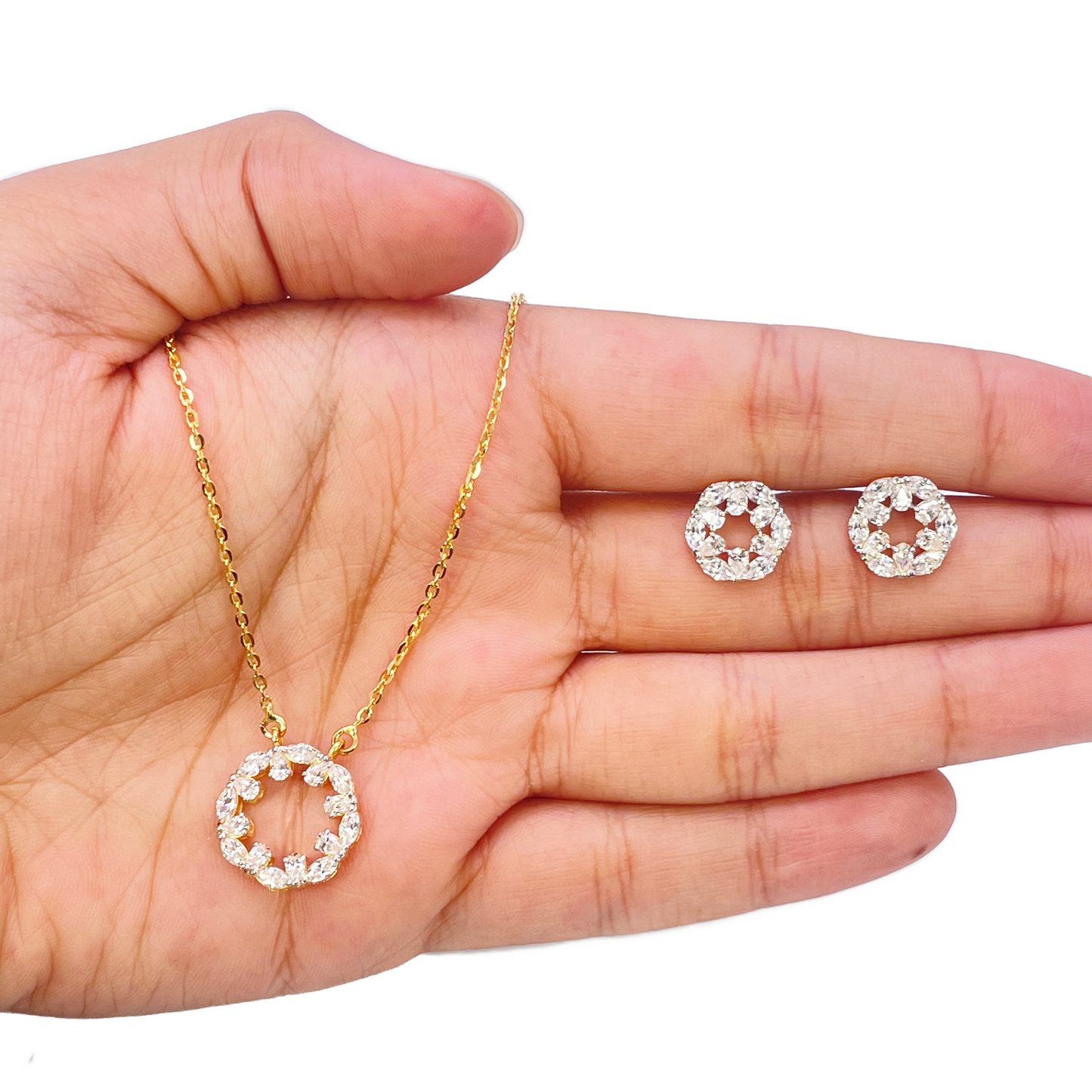 22ct Yellow Gold Ladies Sparkly Cubic Zirconia 17.5 Inch Necklace & Stud Earrings Set 