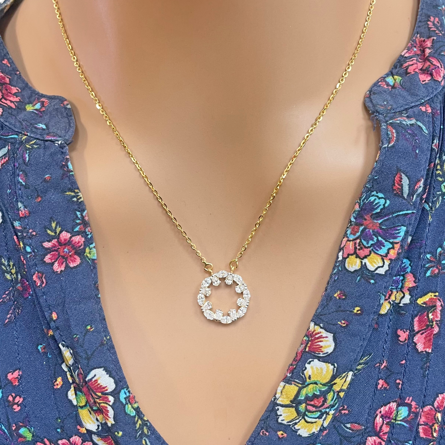 22ct Yellow Gold Ladies Sparkly Cubic Zirconia 17.5 Inch Necklace & Stud Earrings Set 
