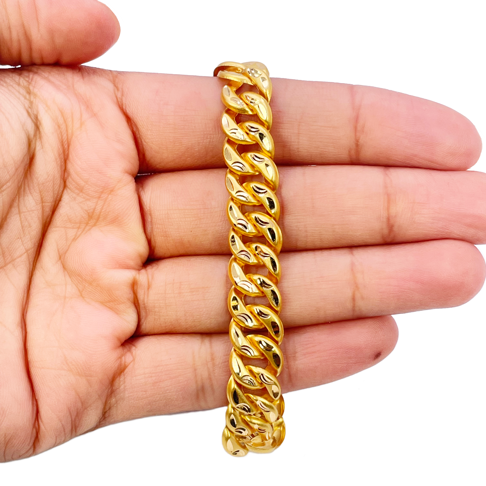 22ct Gold Cuban Bracelet Curb Matt Diamond Cut Lightweight 8 Inches 10mm Wide 