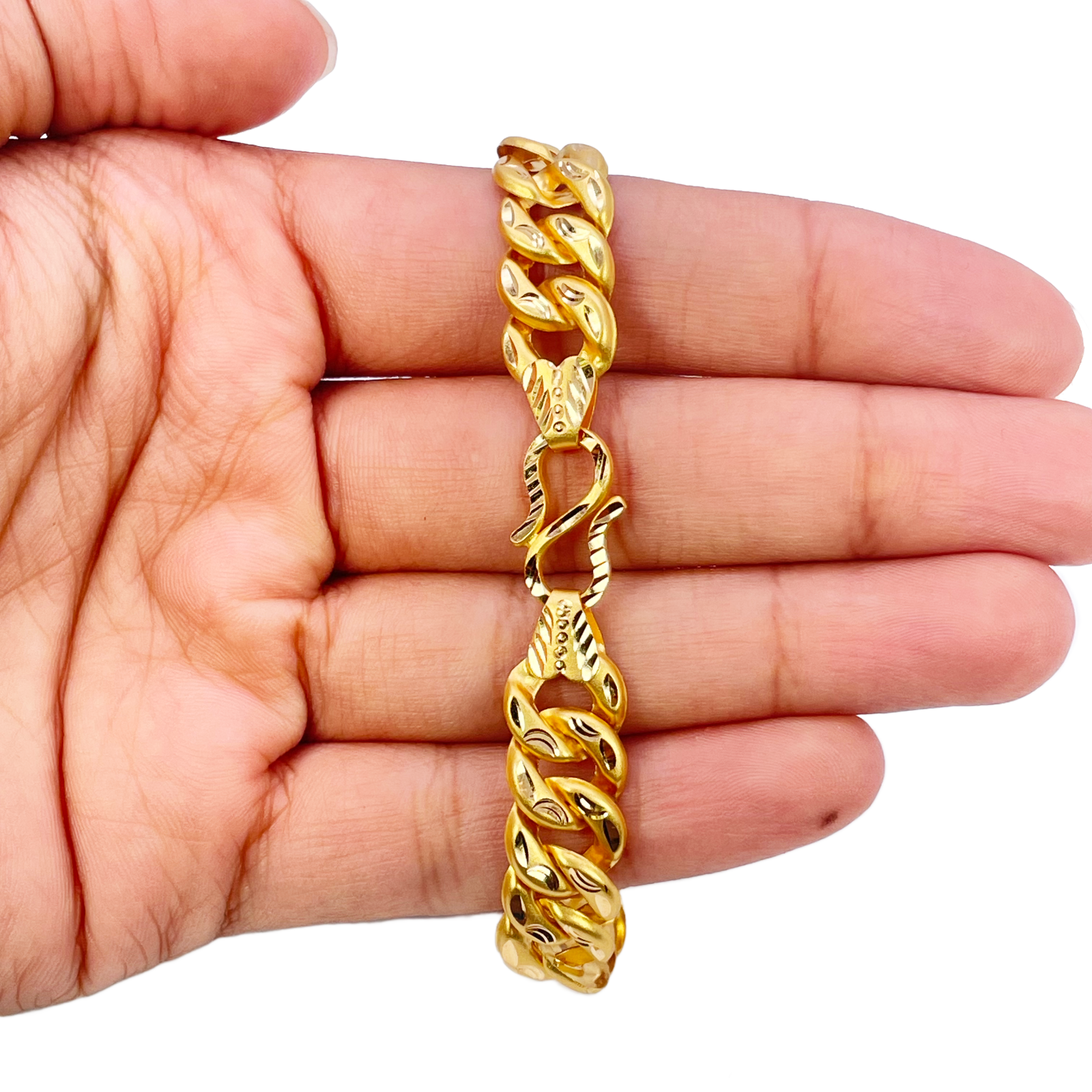 22ct Gold Cuban Bracelet Curb Matt Diamond Cut Lightweight 8 Inches 10mm Wide 
