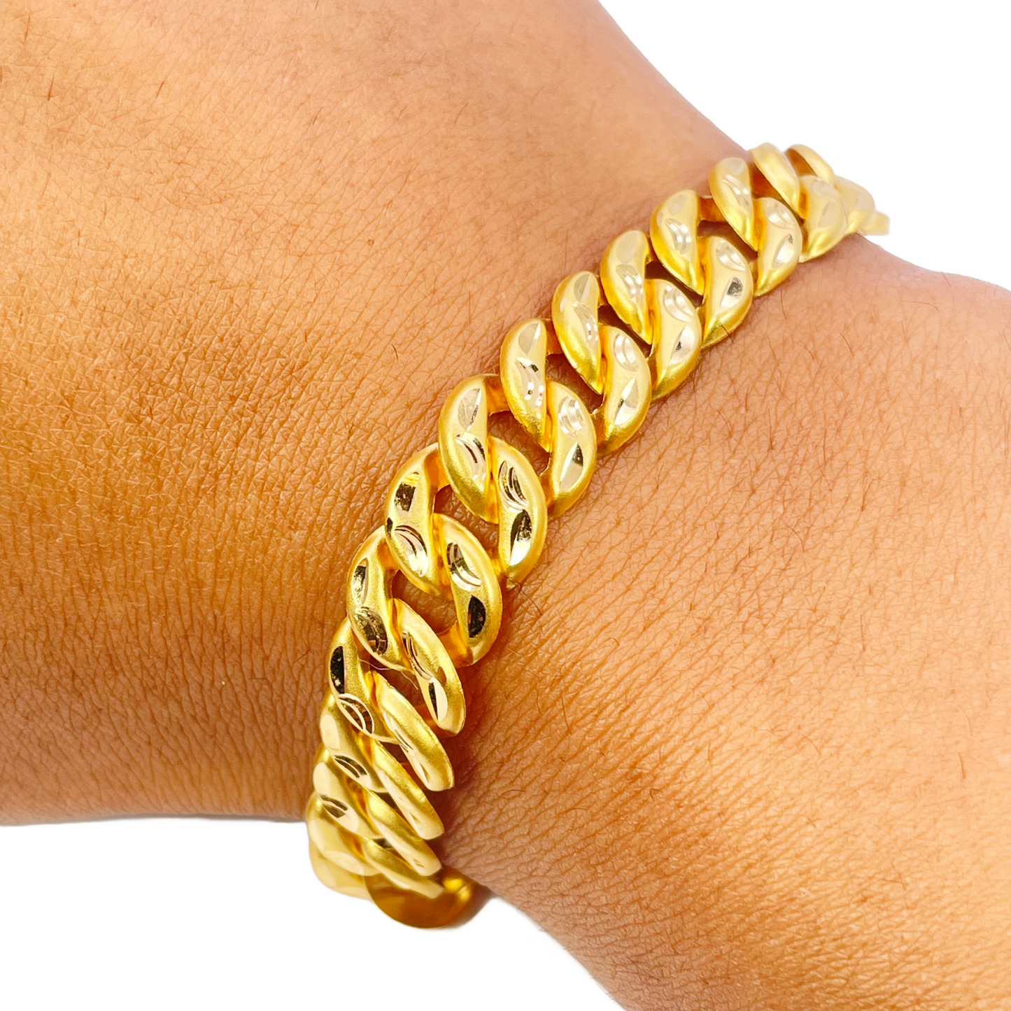 22ct Gold Cuban Bracelet Curb Matt Diamond Cut Lightweight 8 Inches 10mm Wide 