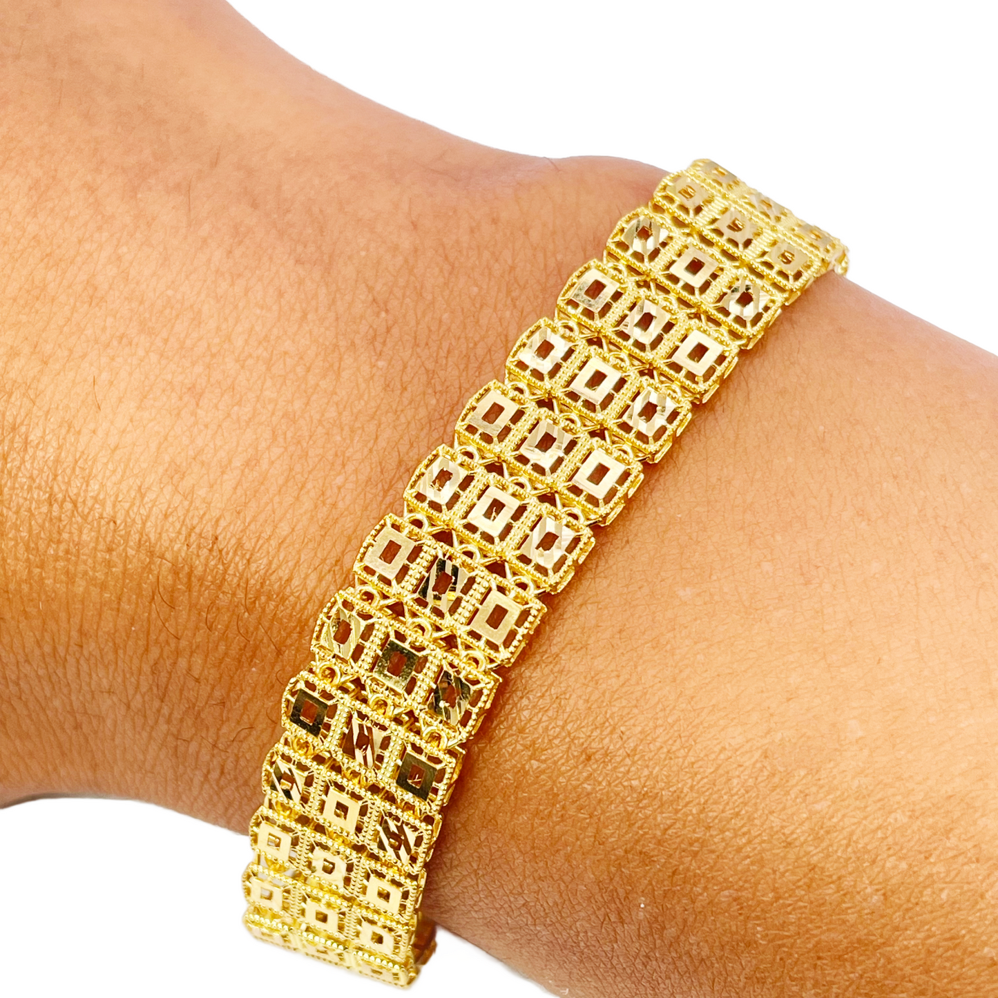 22ct Gold Milgrain Bracelet Three Row Diamond Cut Square 7.5 Inches 11.6mm Width 