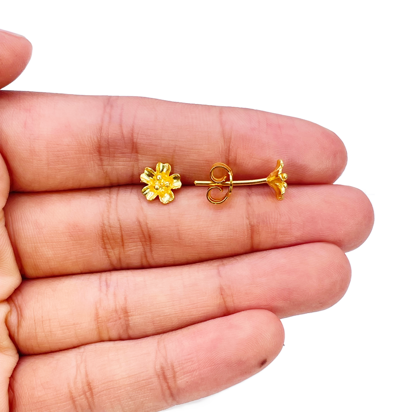 22ct Gold Floral Stud Earrings High Polish Flower Design 7.8mm Width 