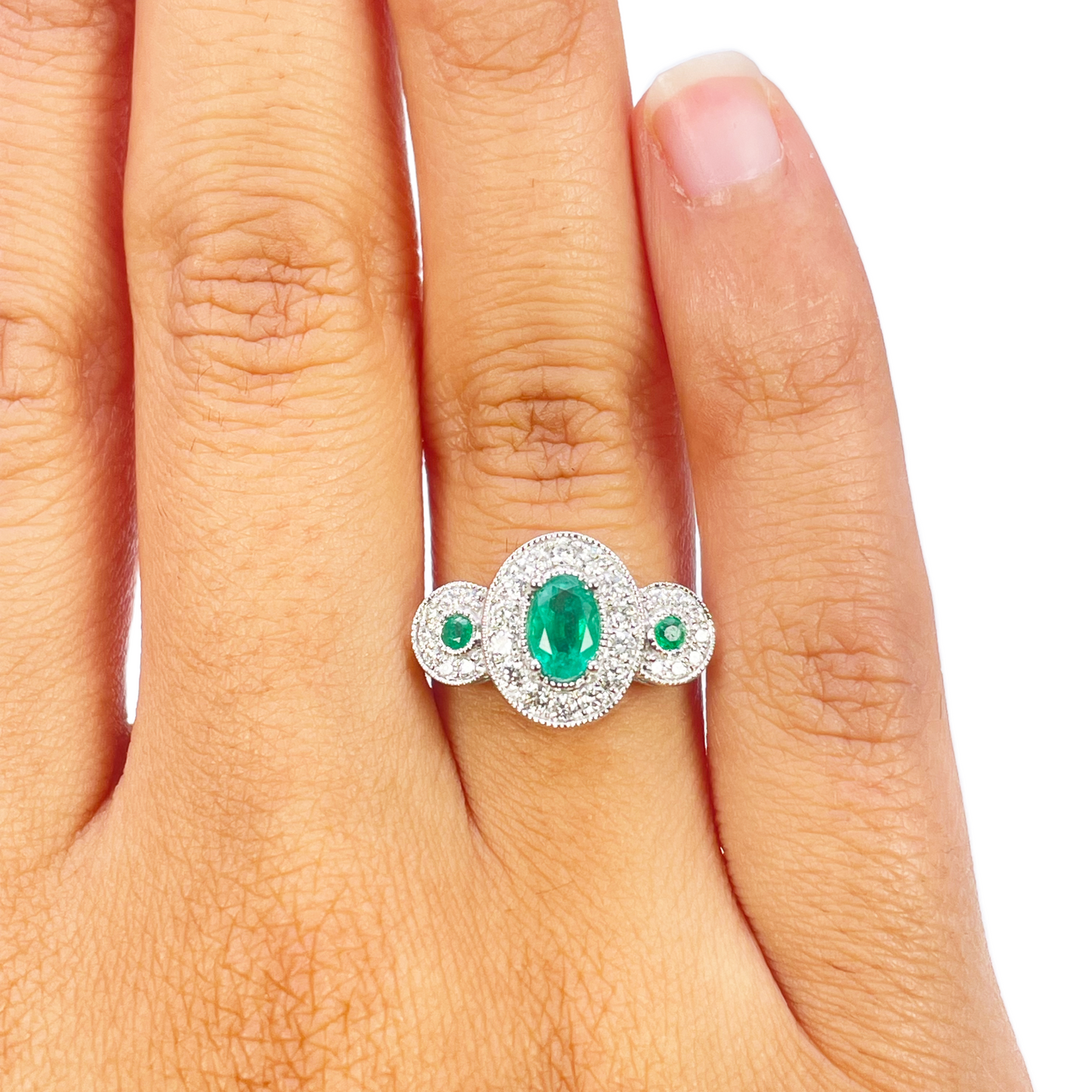 18ct Gold Natural Emerald Diamond Ring Round & Oval Cut 0.80ct  Diamond Ring