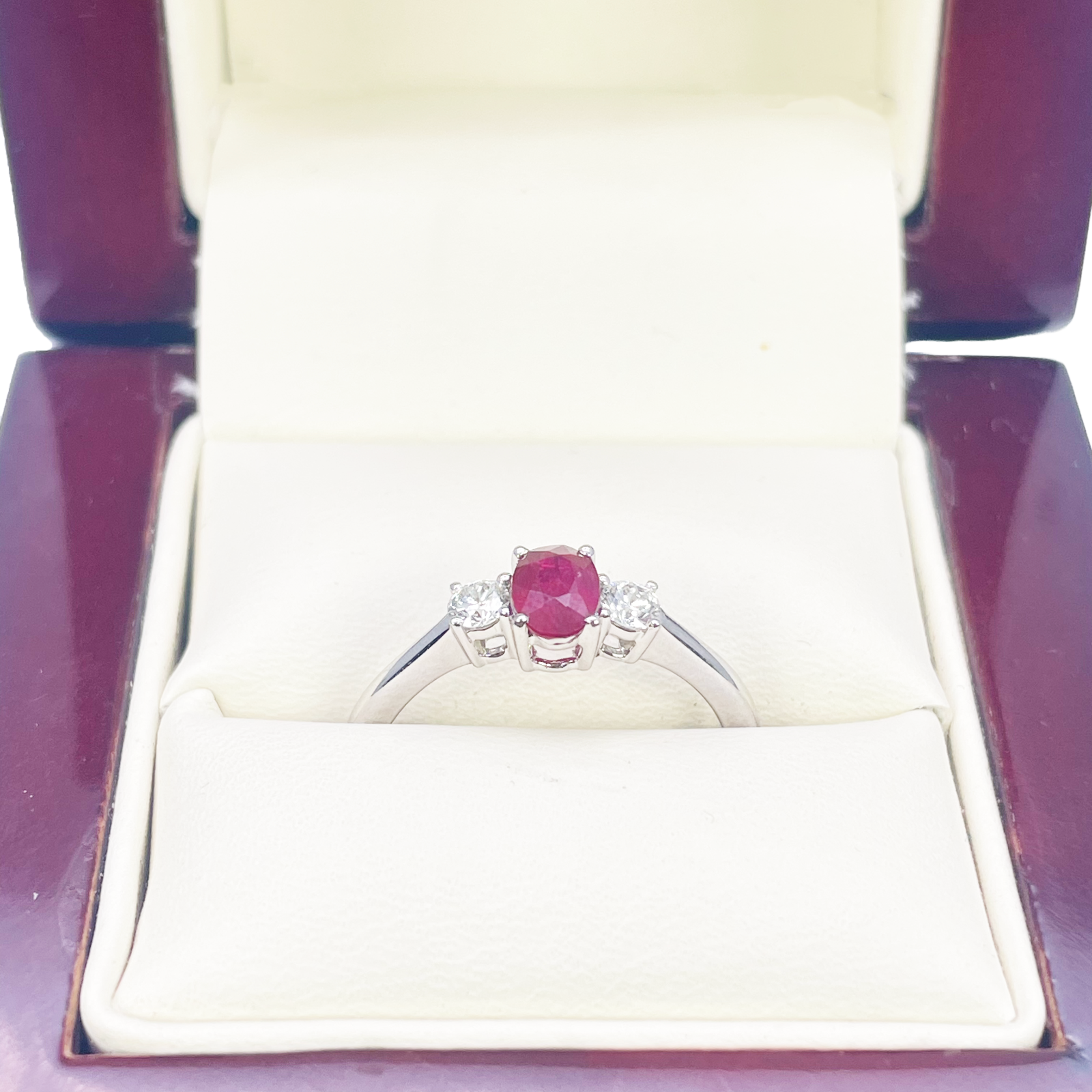 18ct Gold Ruby Diamond Ring Natural Round & Oval Cut Three-Stone 0.80ct  Diamond Ring