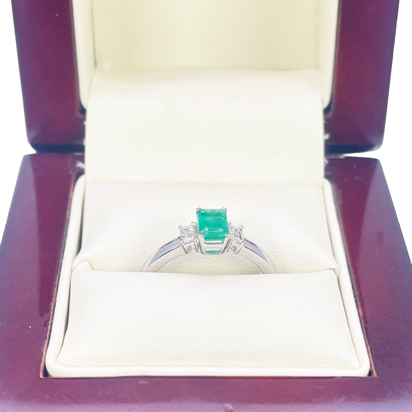 18ct Gold Emerald Diamond Ring Natural Baguette & Emerald Cut 0.75ct  Diamond Ring