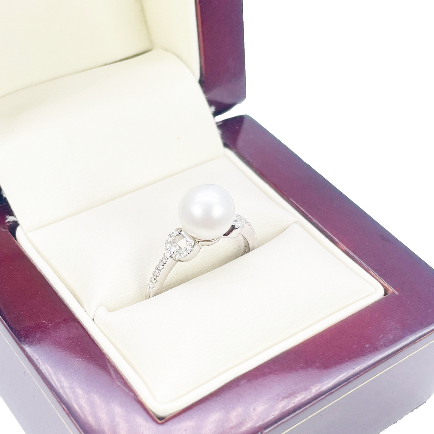 18ct Gold Freshwater Pearl Diamond Ring Natural Round 0.10ct  Diamond Ring