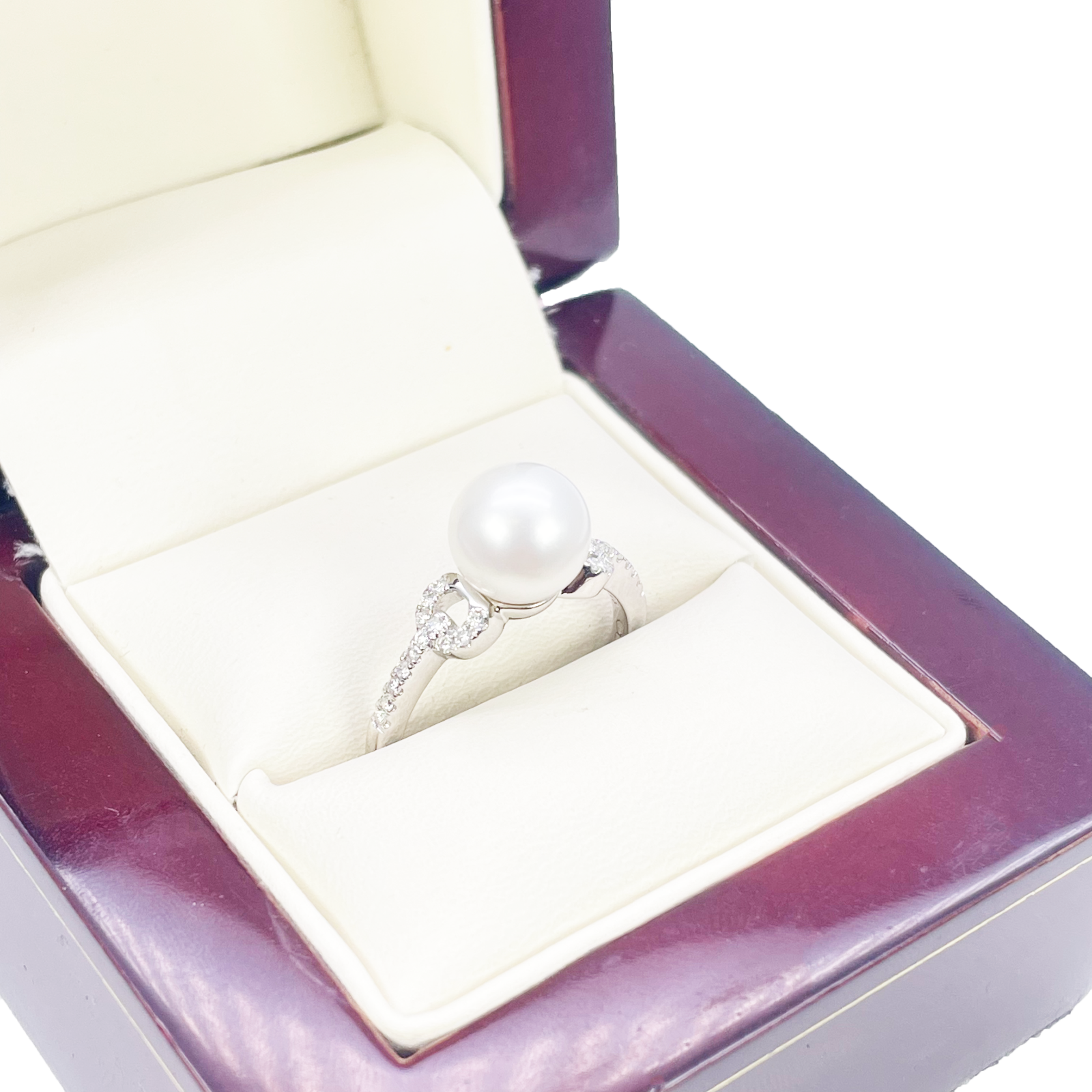 18ct Gold Freshwater Pearl Diamond Ring Natural Round 0.10ct  Diamond Ring