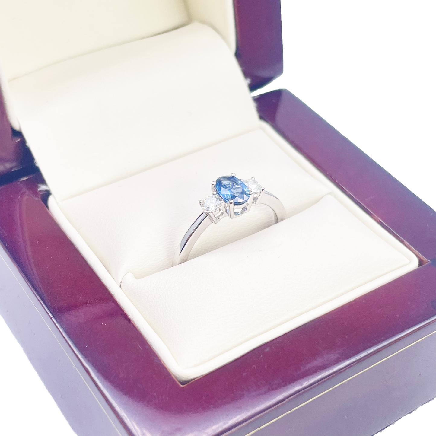 18ct Gold Natural Sapphire Diamond Three-Stone Ring Round & Oval Cut 0.65ct  Diamond Ring