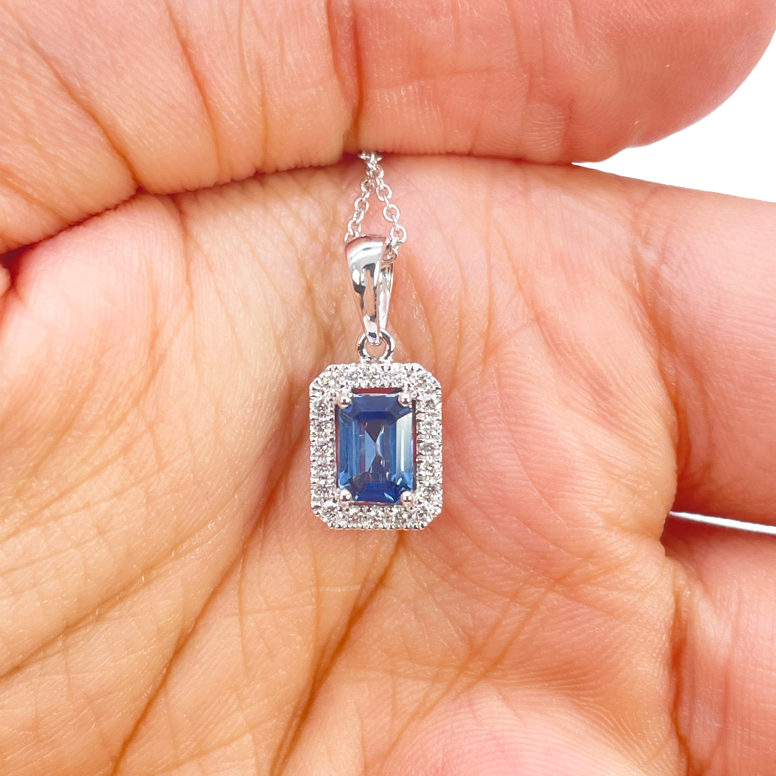 18ct Gold Natural Round Diamond & Sapphire Emerald Cut Halo Necklace 0.75ct 