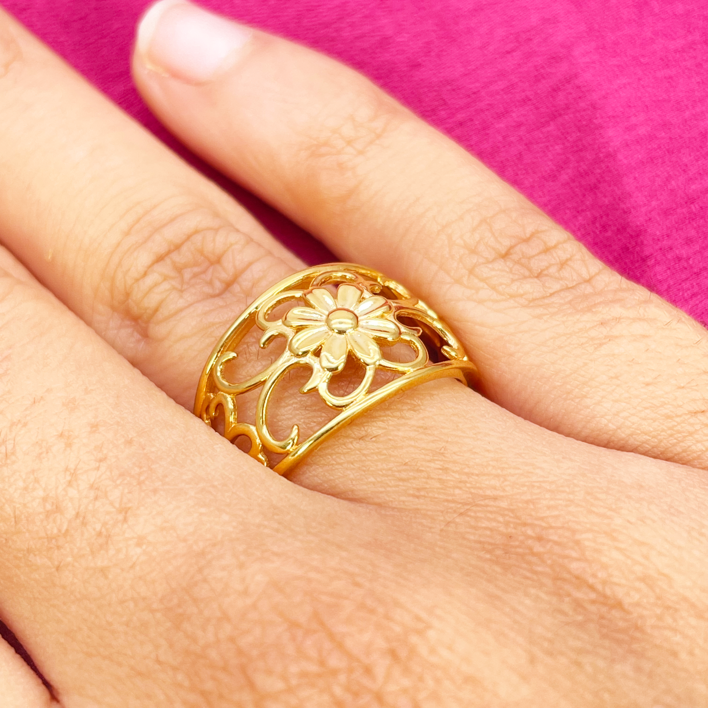 22ct Gold Floral Ring High Polished Design 12mm Width Size M 