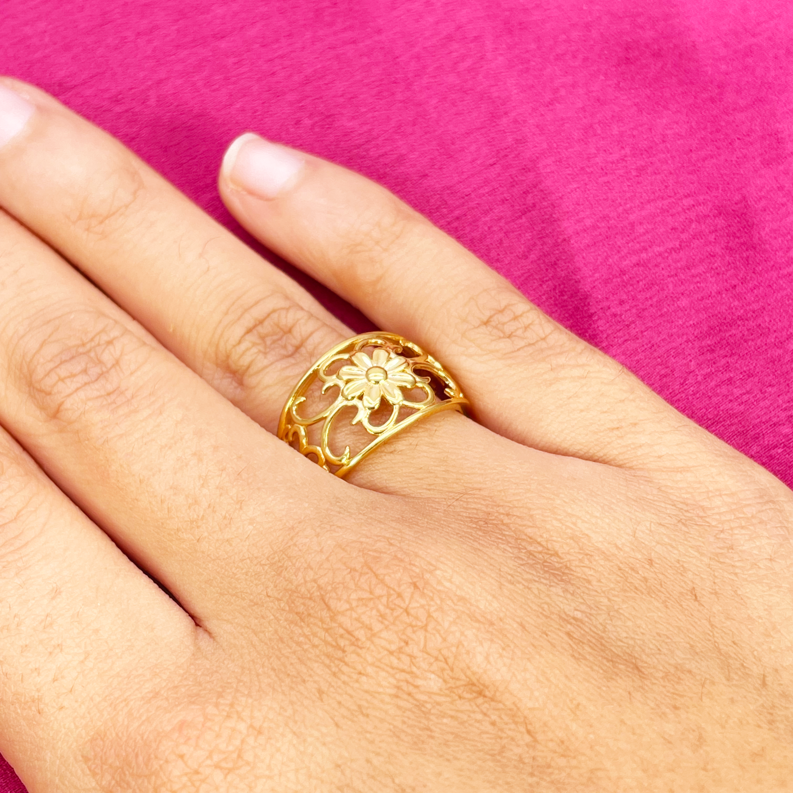 22ct Gold Floral Ring High Polished Design 12mm Width Size M 