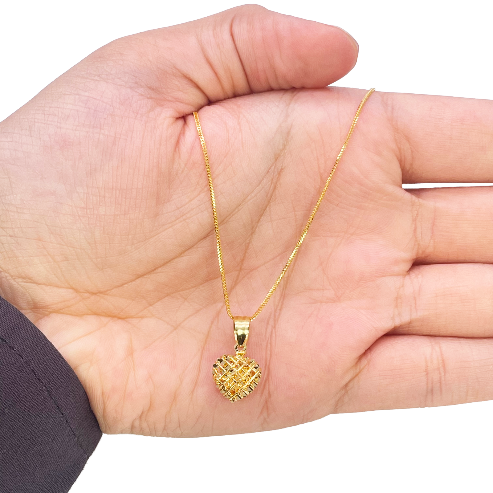 22ct Gold Heart Pendant Diamond Cut Mesh High Polished 18 mm Length 