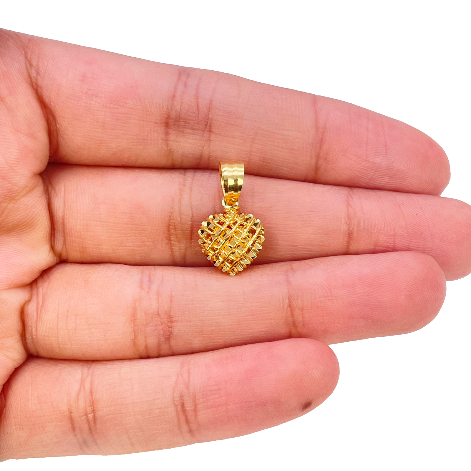 22ct Gold Heart Pendant Diamond Cut Mesh High Polished 18 mm Length 